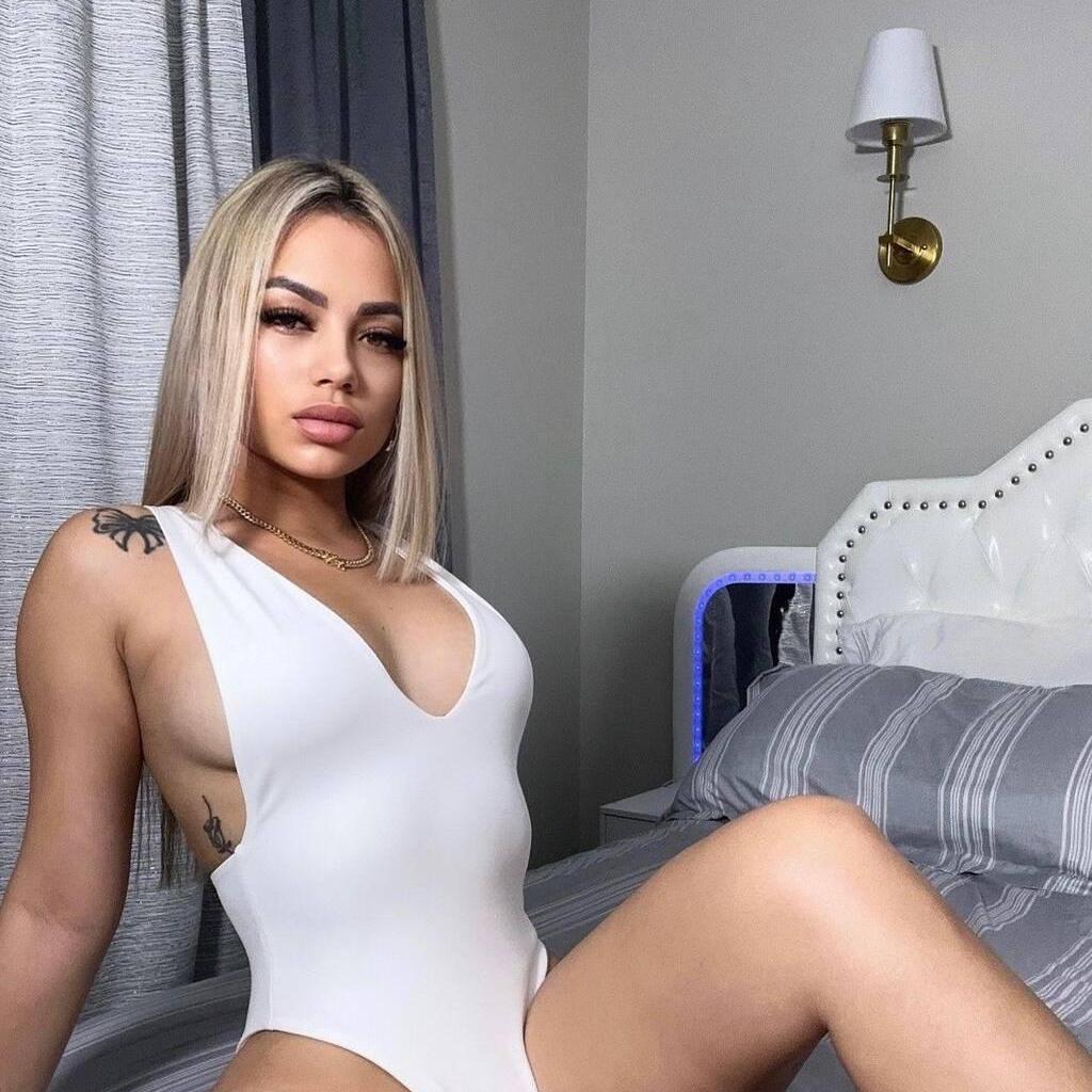 
                        Amber
                     is Female Escorts. | Kingston | Ontario | Canada | canadapleasure.com 