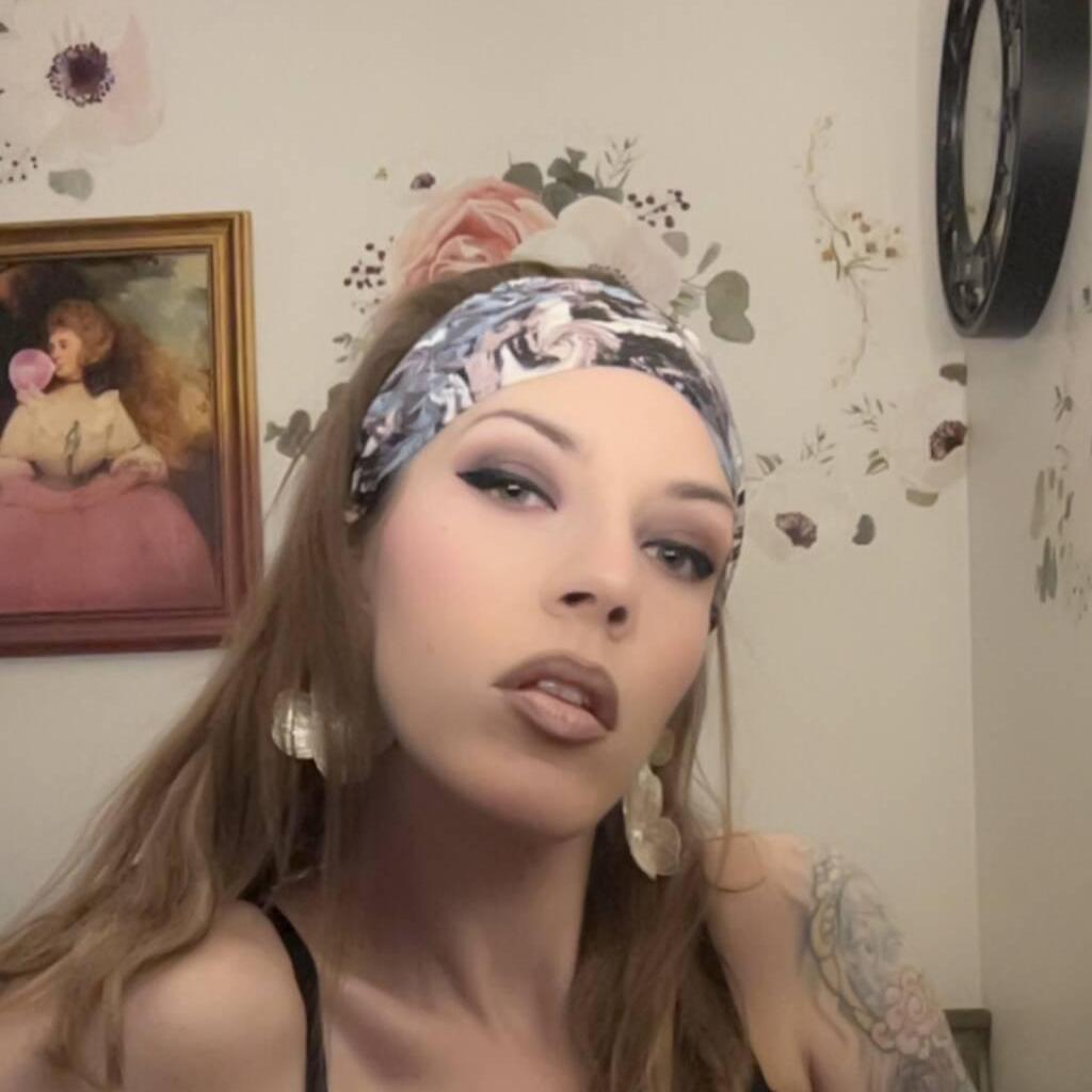 
                        Million$ Aka Willow
                     is Female Escorts. | Regina | Saskatchewan | Canada | canadapleasure.com 