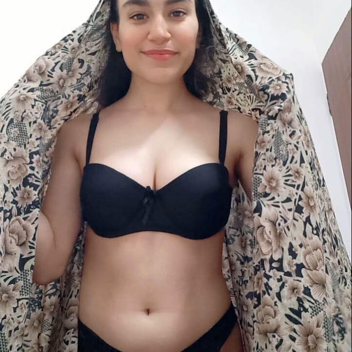 Ritu Kumari is Female Escorts. | Cambridge | Ontario | Canada | canadapleasure.com 