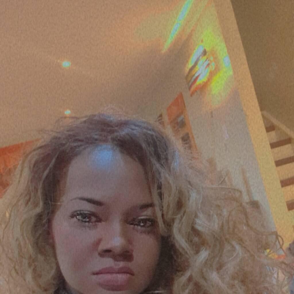 
                        Sienna
                     is Female Escorts. | Calgary | Alberta | Canada | canadapleasure.com 