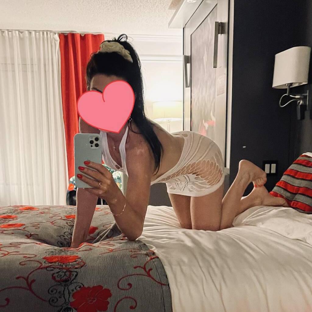 
                        Moi
                     is Female Escorts. | Quebec City | Quebec | Canada | canadapleasure.com 