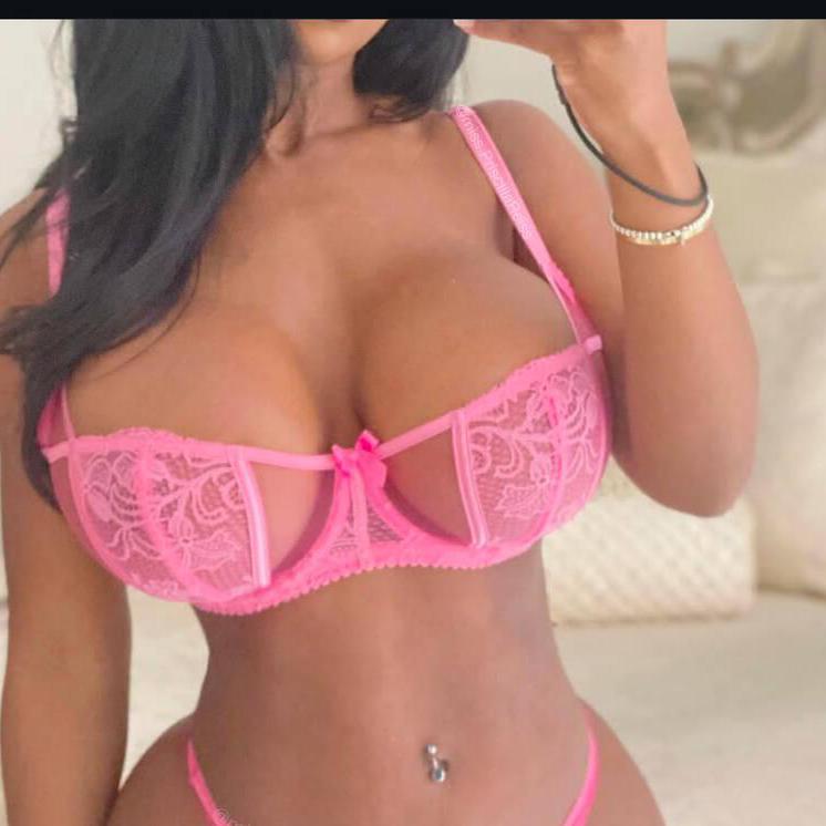 
                        Mariah
                     is Female Escorts. | Toronto | Ontario | Canada | canadapleasure.com 