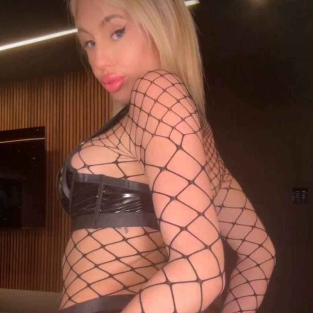 
                        Laura
                     is Female Escorts. | Ft Mcmurray | Alberta | Canada | canadapleasure.com 