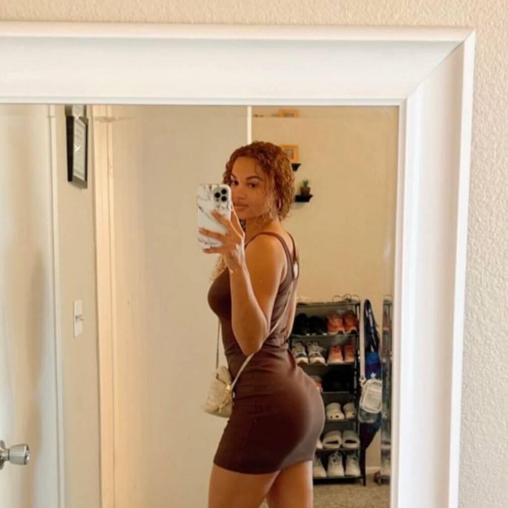 
                        Mary
                     is Female Escorts. | Sherbrooke | Quebec | Canada | canadapleasure.com 