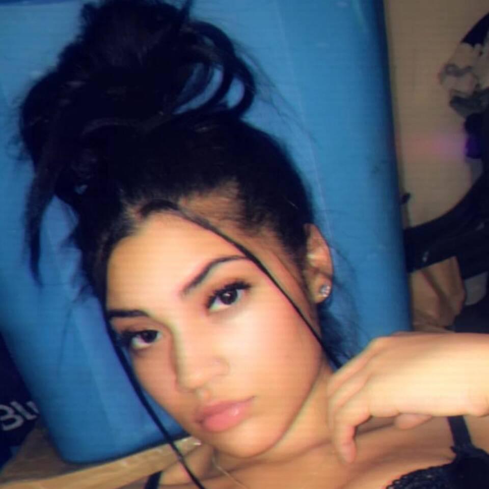 
                        Chloe
                     is Female Escorts. | Yukon | Yukon | Canada | canadapleasure.com 