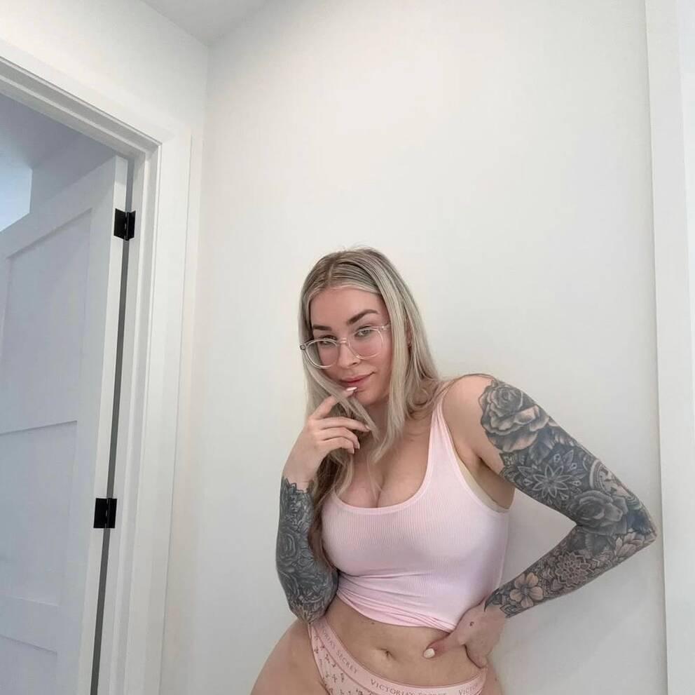 
                        Brett
                     is Female Escorts. | Comox Balley | British Columbia | Canada | canadapleasure.com 