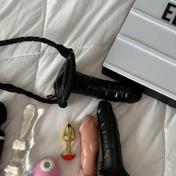 
                        Elena
                     is Female Escorts. | Edmonton | Alberta | Canada | canadapleasure.com 