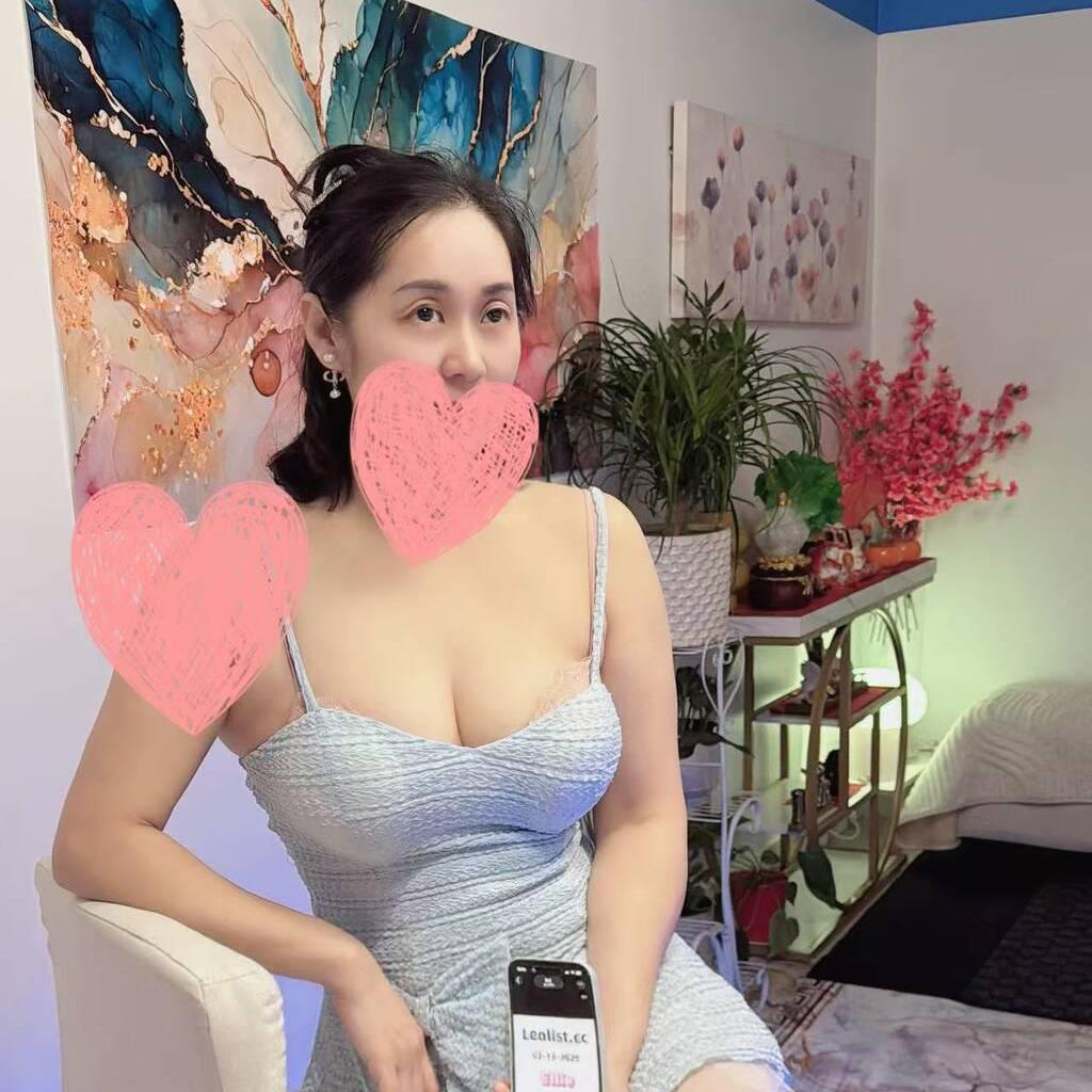 
                        Kikki
                     is Female Escorts. | Quebec City | Quebec | Canada | canadapleasure.com 