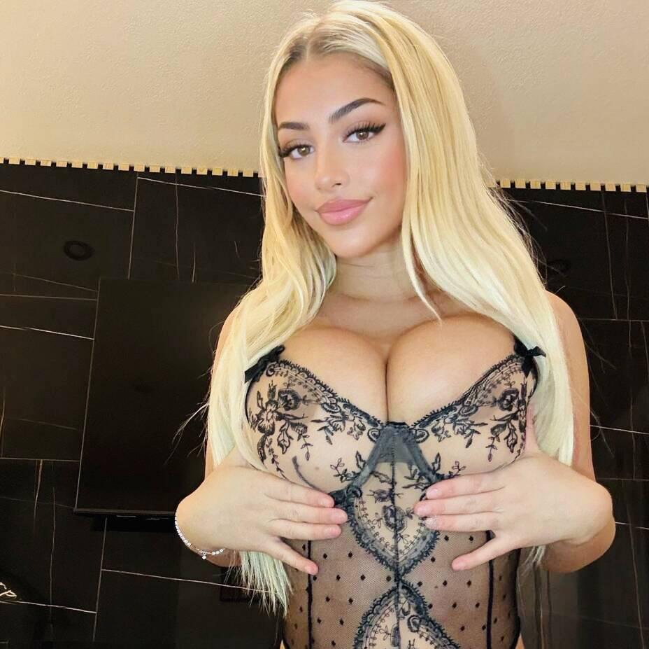 
                        Brielle
                     is Female Escorts. | Brandon | Manitoba | Canada | canadapleasure.com 