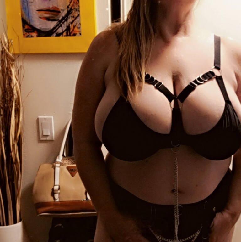 
                        Your Jenny
                     is Female Escorts. | Lethbridge | Alberta | Canada | canadapleasure.com 