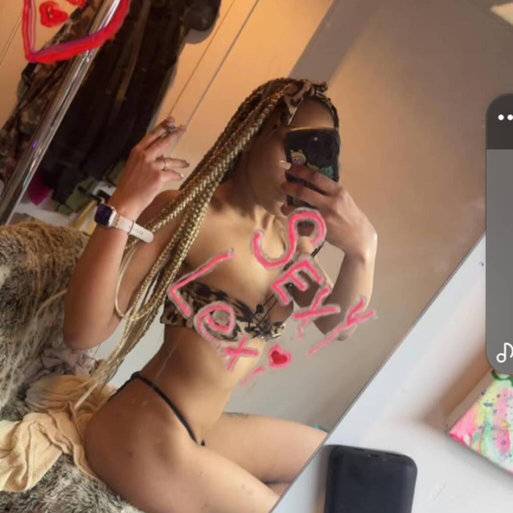 
                        Lexi
                     is Female Escorts. | Abbotsford | British Columbia | Canada | canadapleasure.com 