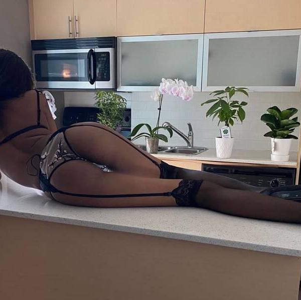 
                        Kimberly
                     is Female Escorts. | Hamilton | Ontario | Canada | canadapleasure.com 