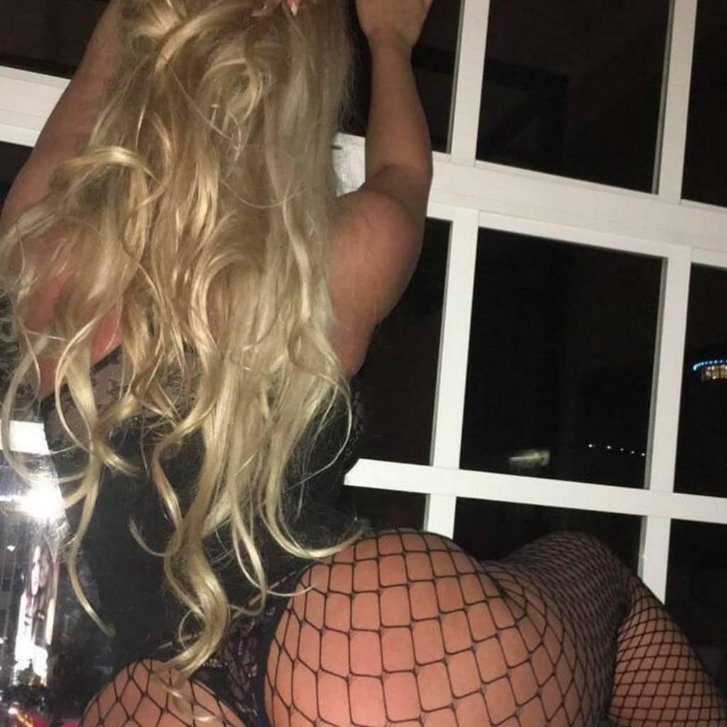 
                        Amber
                     is Female Escorts. | Toronto | Ontario | Canada | canadapleasure.com 