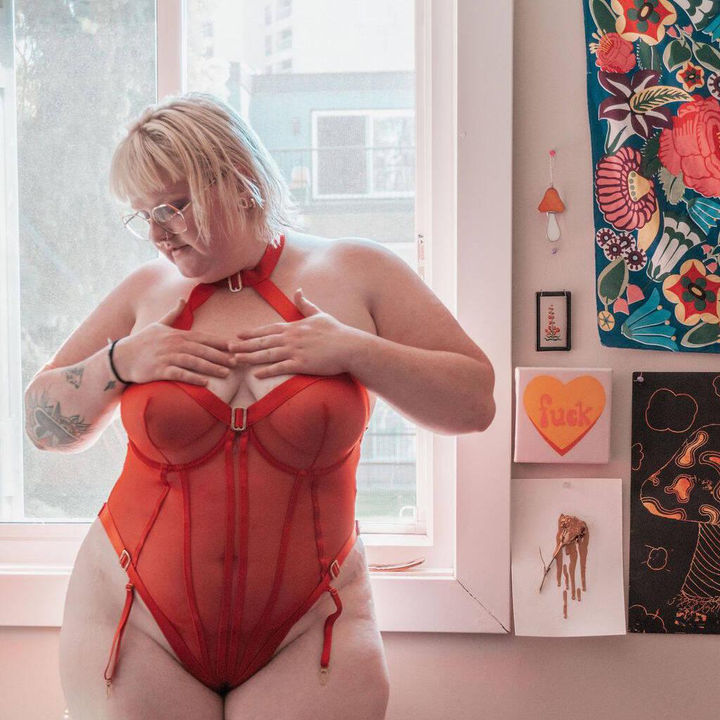 
                        Cinnamon
                     is Female Escorts. | Edmonton | Alberta | Canada | canadapleasure.com 