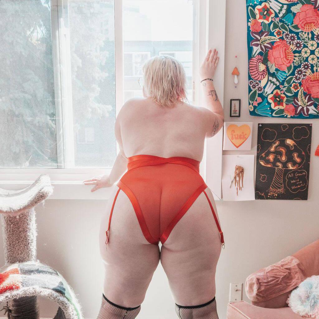 
                        Cinnamon
                     is Female Escorts. | Edmonton | Alberta | Canada | canadapleasure.com 