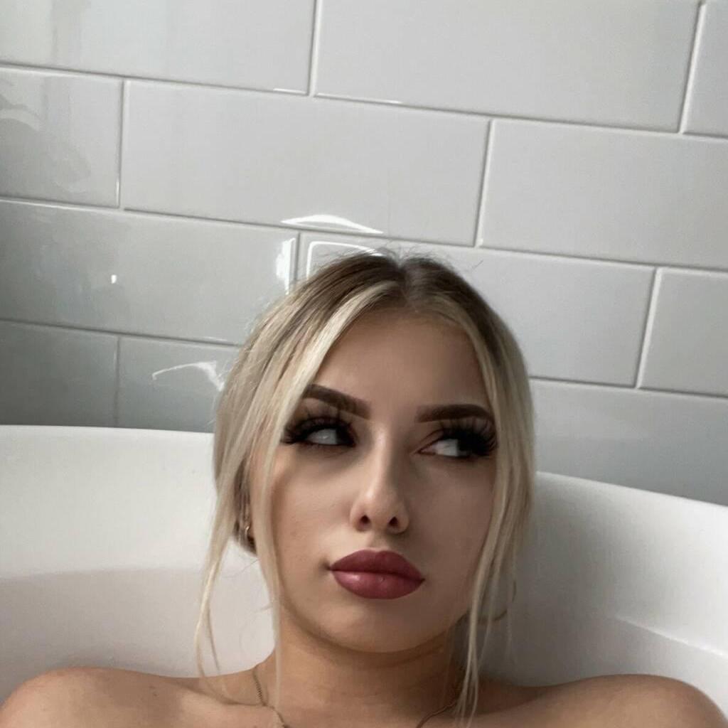 
                        Norah
                     is Female Escorts. | Abbotsford | British Columbia | Canada | canadapleasure.com 