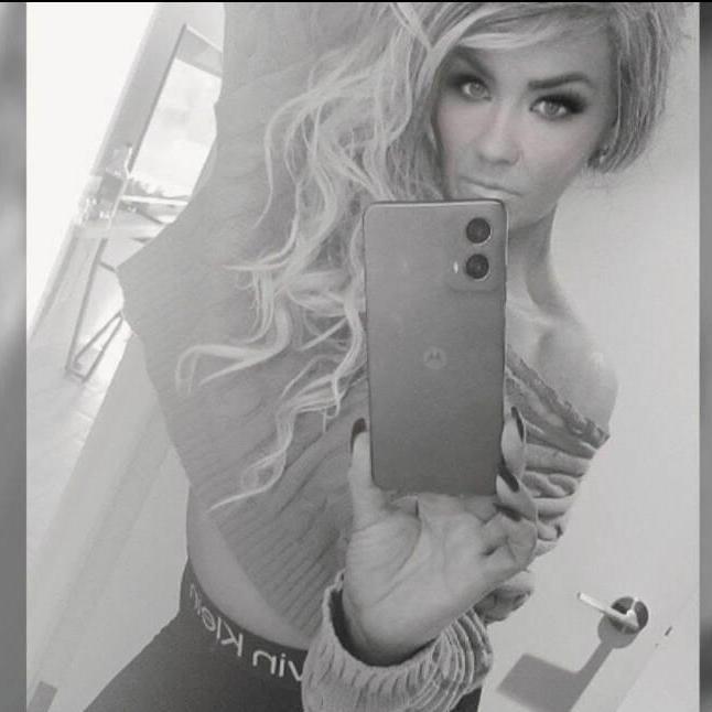 
                        Dee
                     is Female Escorts. | Edmonton | Alberta | Canada | canadapleasure.com 