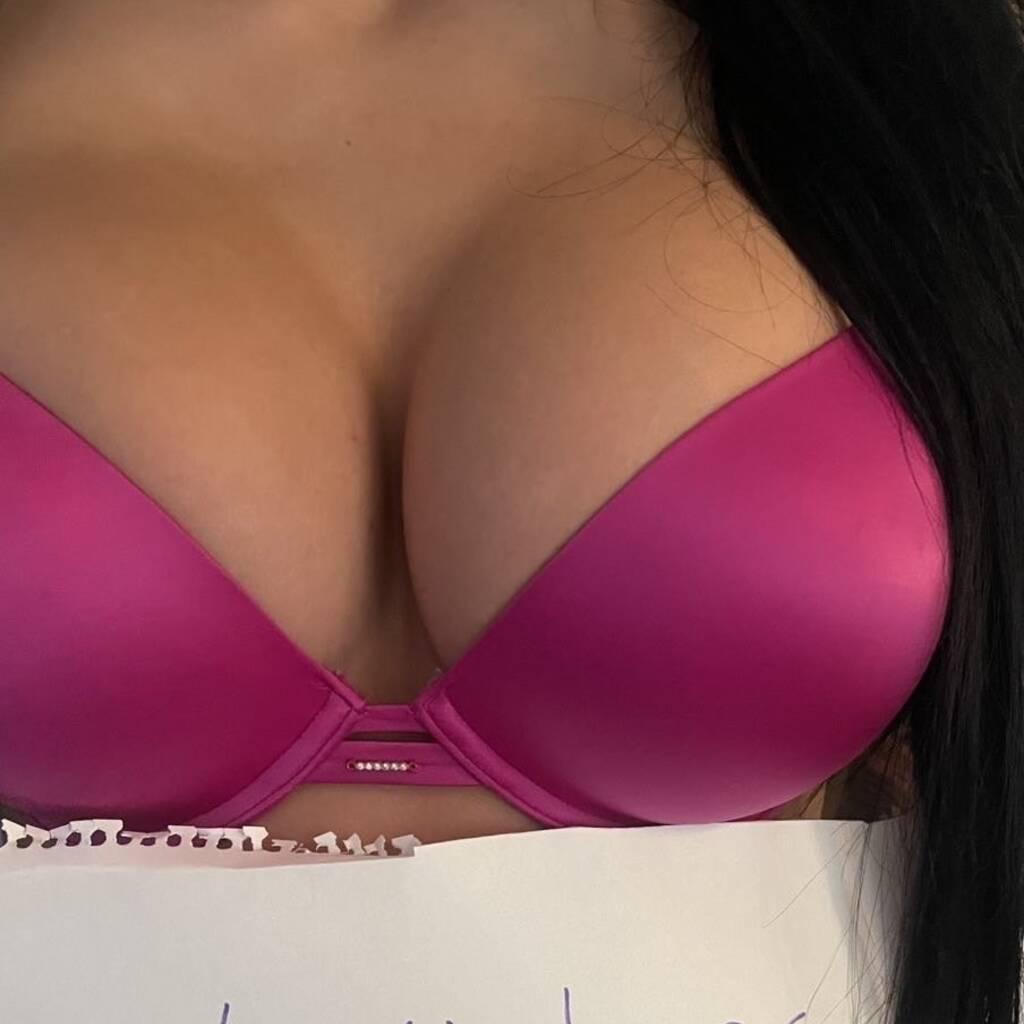 
                        Eva
                     is Female Escorts. | Montreal | Quebec | Canada | canadapleasure.com 