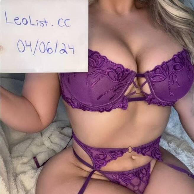 
                        Vivian
                     is Female Escorts. | Toronto | Ontario | Canada | canadapleasure.com 