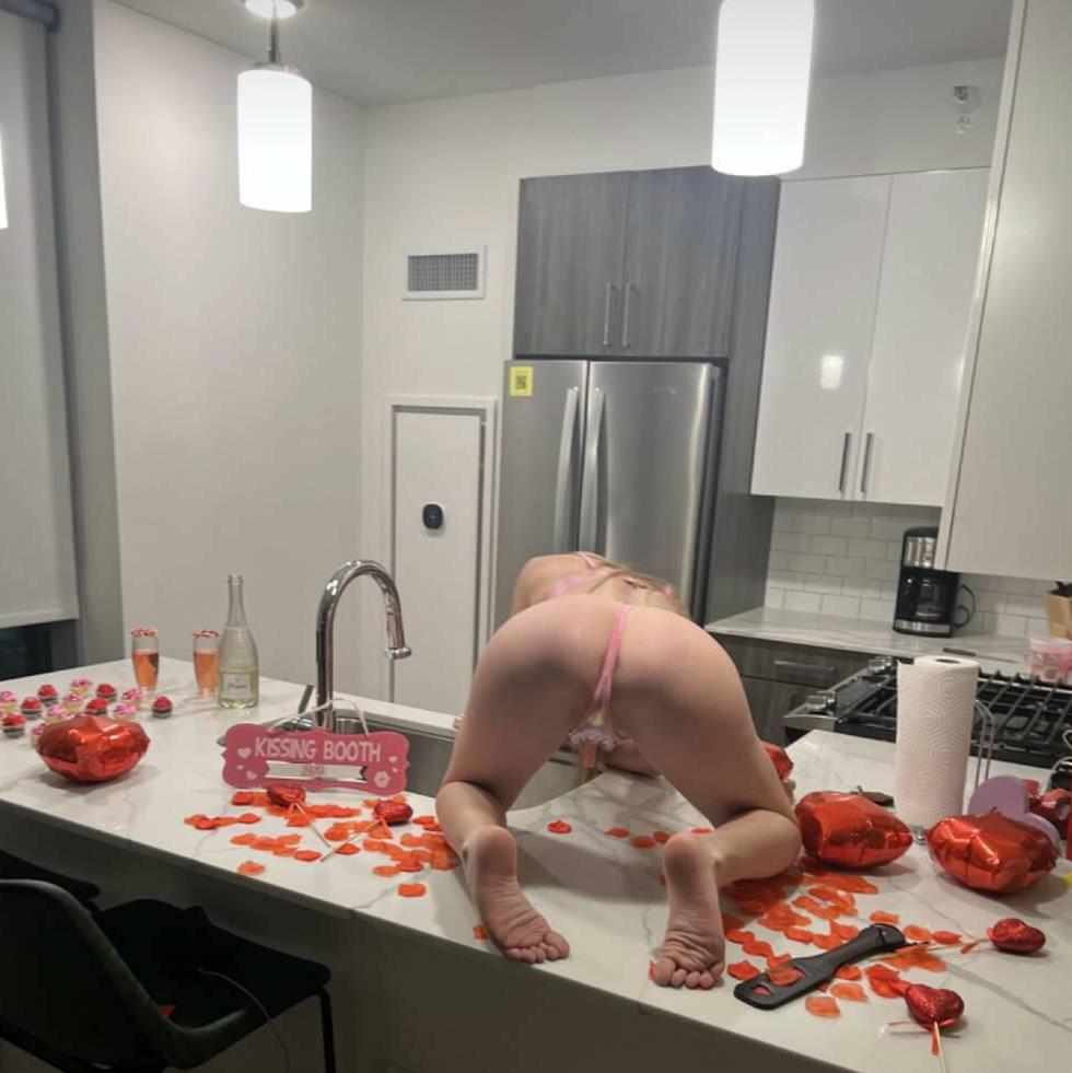 
                        Mila
                     is Female Escorts. | Medicine Hat | Alberta | Canada | canadapleasure.com 