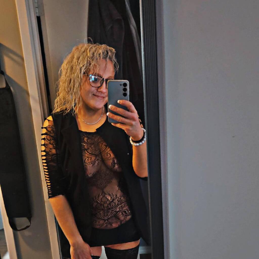 
                        Twisted Tianna
                     is Female Escorts. | Edmonton | Alberta | Canada | canadapleasure.com 