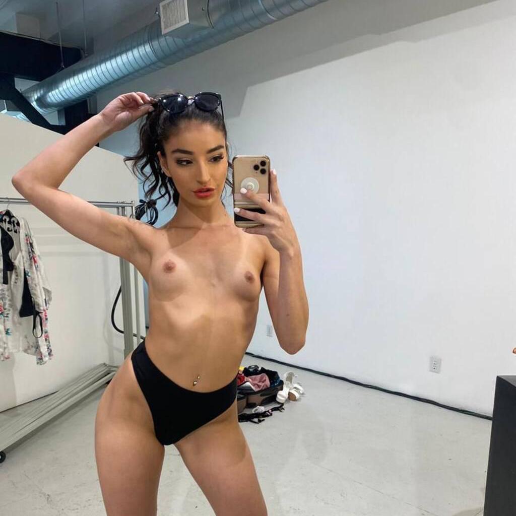 
                        Marie
                     is Female Escorts. | Moncton | New Brunswick | Canada | canadapleasure.com 