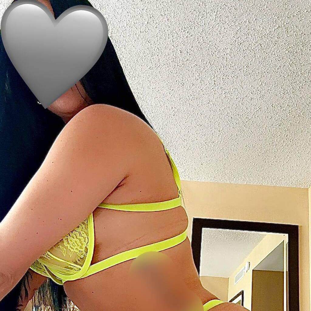 
                        Marina
                     is Female Escorts. | St. John | New Brunswick | Canada | canadapleasure.com 