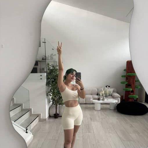 
                        Lauri Bouville
                     is Female Escorts. | Saguenay | Quebec | Canada | canadapleasure.com 