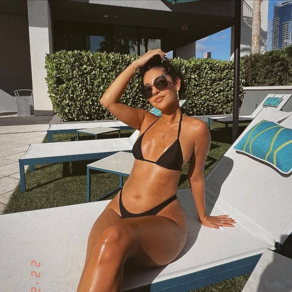 
                        Angèle
                     is Female Escorts. | Montreal | Quebec | Canada | canadapleasure.com 