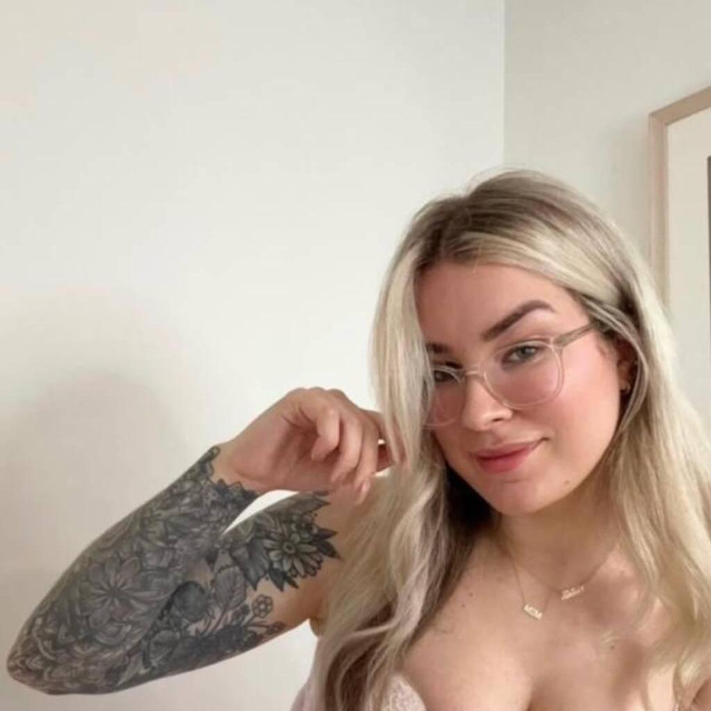 
                        Brett
                     is Female Escorts. | Skeena | British Columbia | Canada | canadapleasure.com 