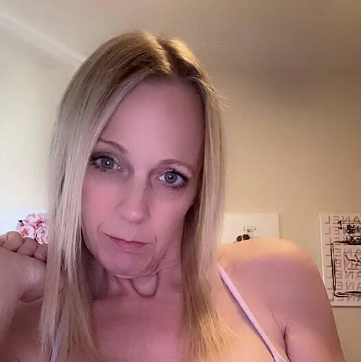 
                        Sammie
                     is Female Escorts. | Barrie | Ontario | Canada | canadapleasure.com 