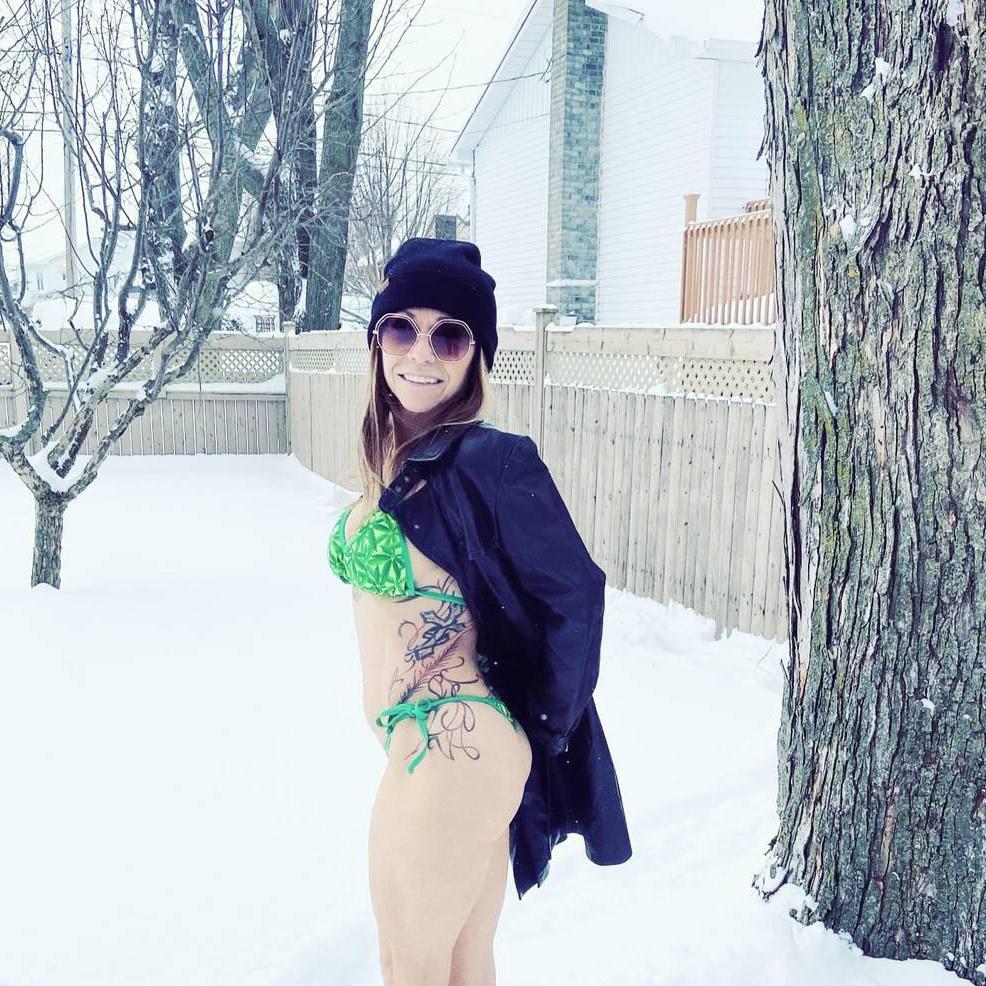 
                        Tracey
                     is Female Escorts. | Barrie | Ontario | Canada | canadapleasure.com 