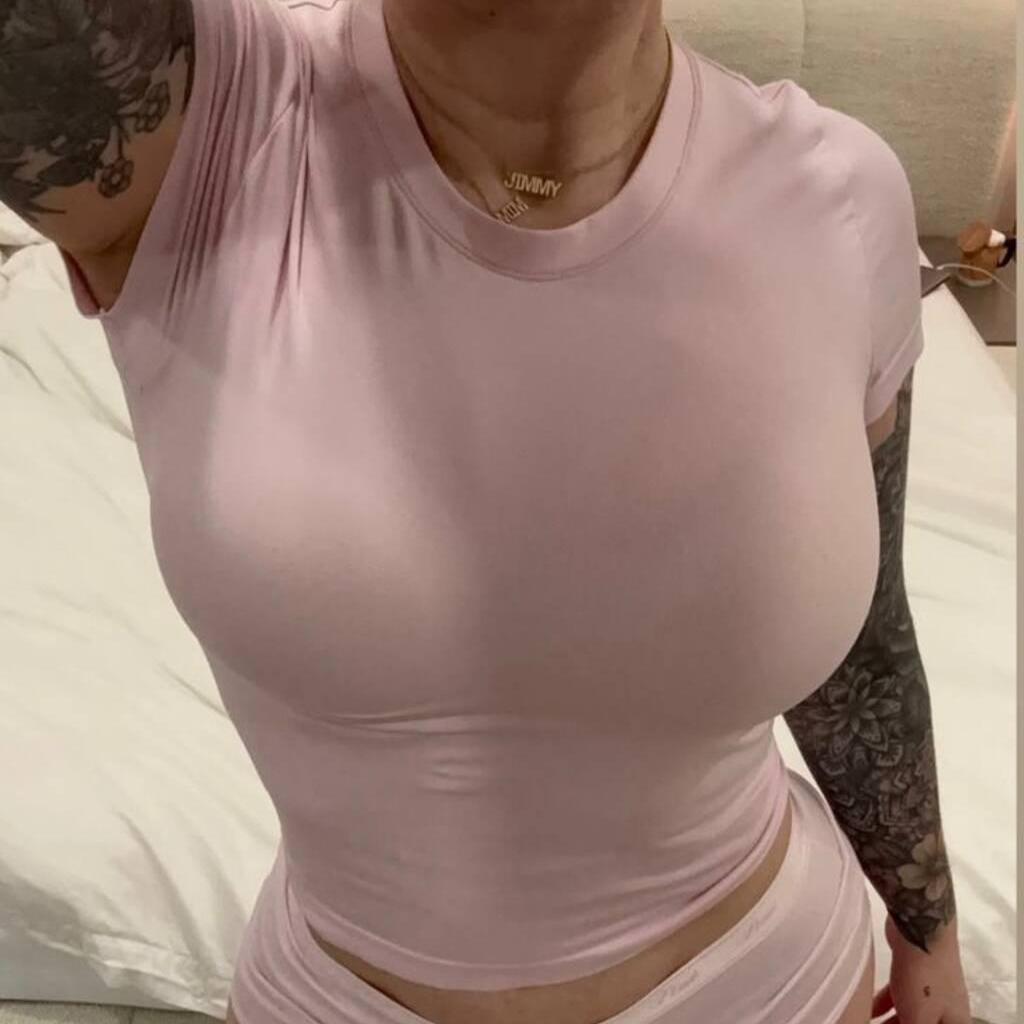 
                        Jenny
                     is Female Escorts. | Comox Balley | British Columbia | Canada | canadapleasure.com 