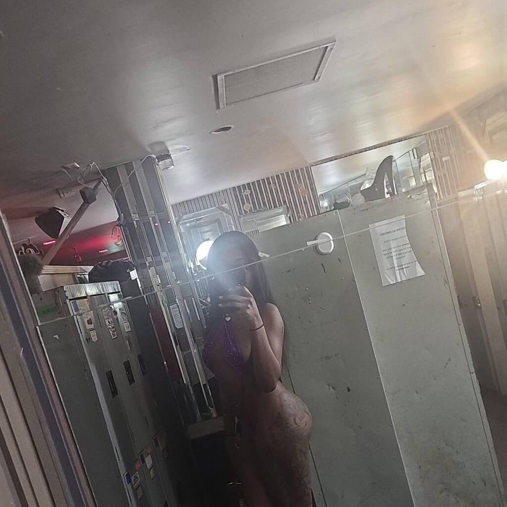 
                        Desiree
                     is Female Escorts. | Niagara | Ontario | Canada | canadapleasure.com 