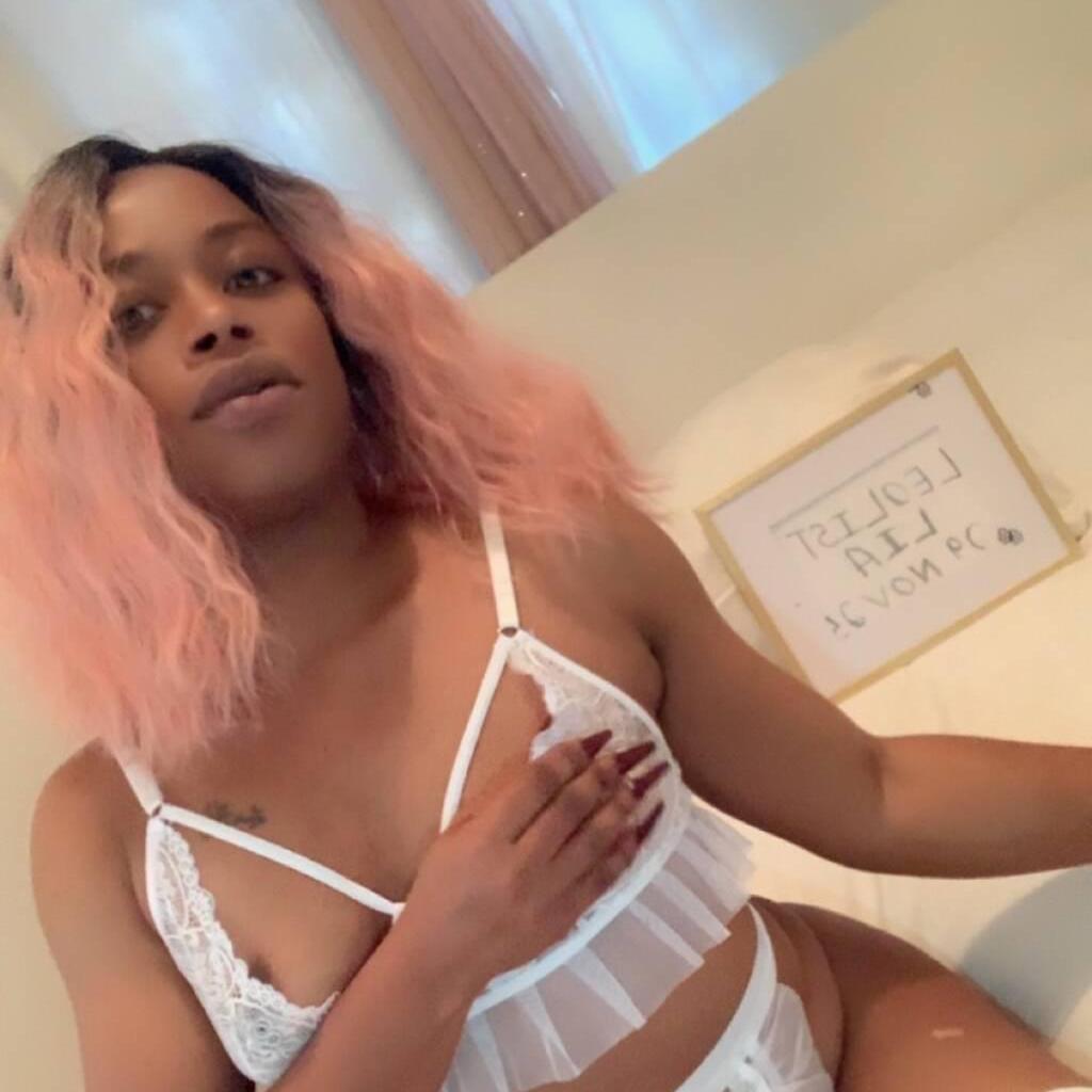 
                        Lia
                     is Female Escorts. | Montreal | Quebec | Canada | canadapleasure.com 