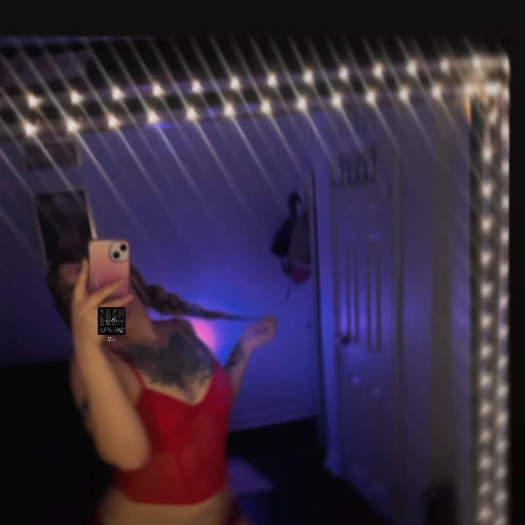 
                        Roxanne
                     is Female Escorts. | Toronto | Ontario | Canada | canadapleasure.com 