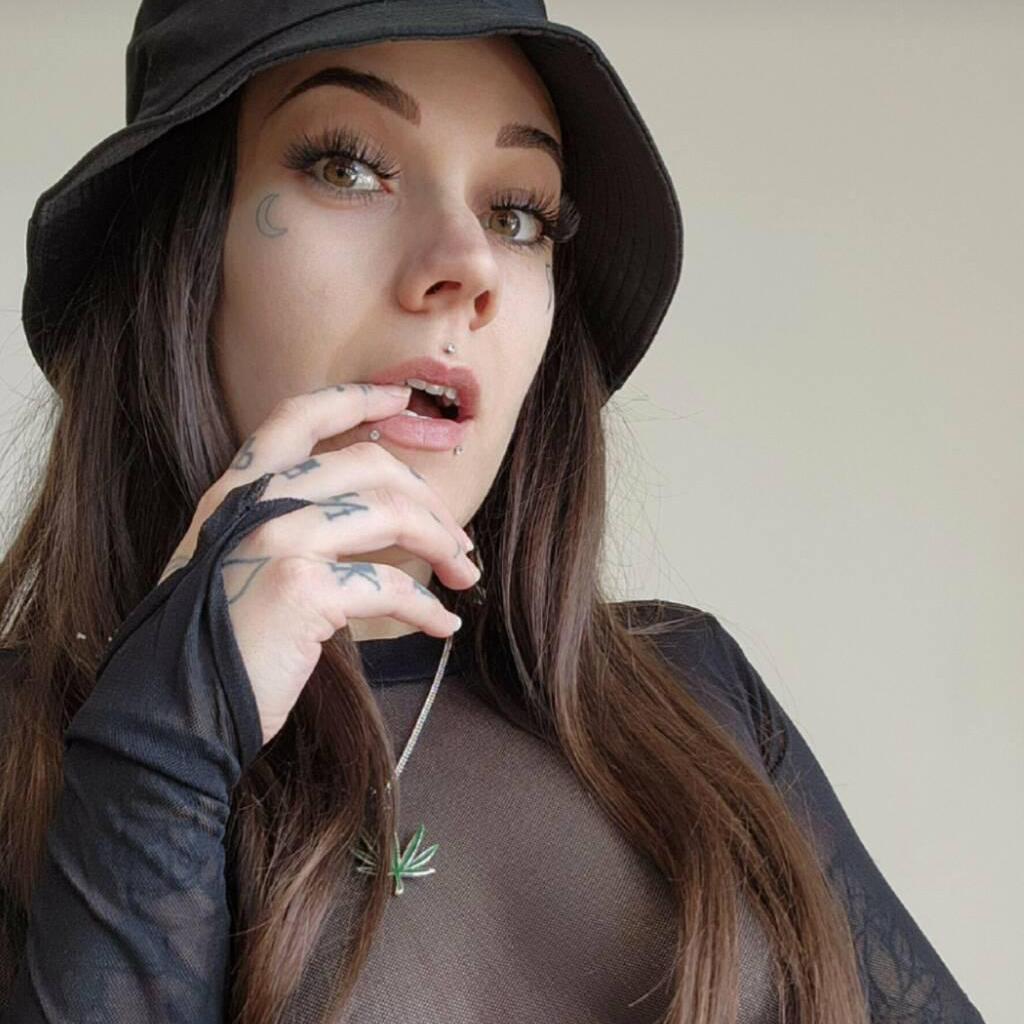 
                        Chanel The Alien
                     is Female Escorts. | Niagara | Ontario | Canada | canadapleasure.com 