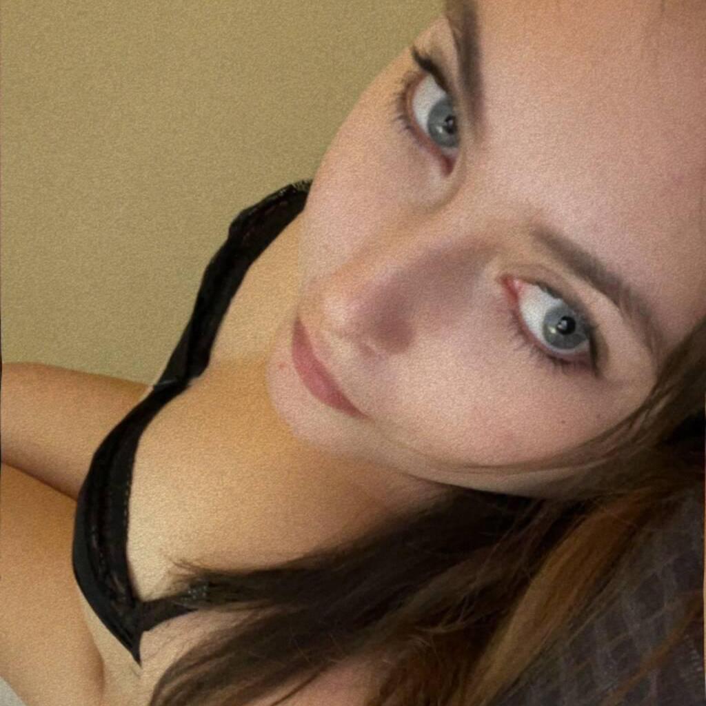 
                        Krystal
                     is Female Escorts. | Niagara | Ontario | Canada | canadapleasure.com 