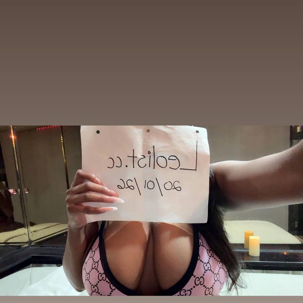 
                        Monica
                     is Female Escorts. | Calgary | Alberta | Canada | canadapleasure.com 