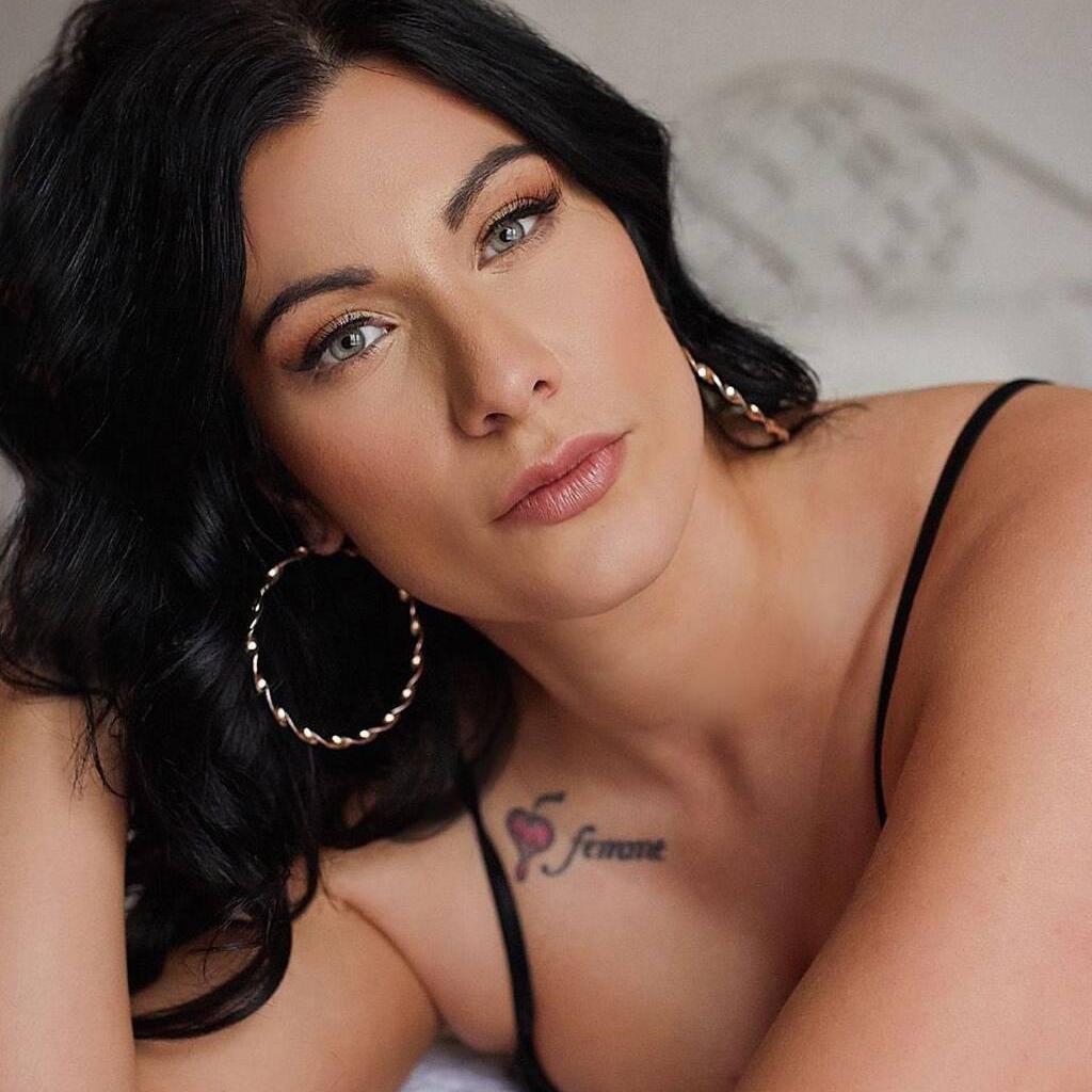 
                        Riley
                     is Female Escorts. | Lethbridge | Alberta | Canada | canadapleasure.com 