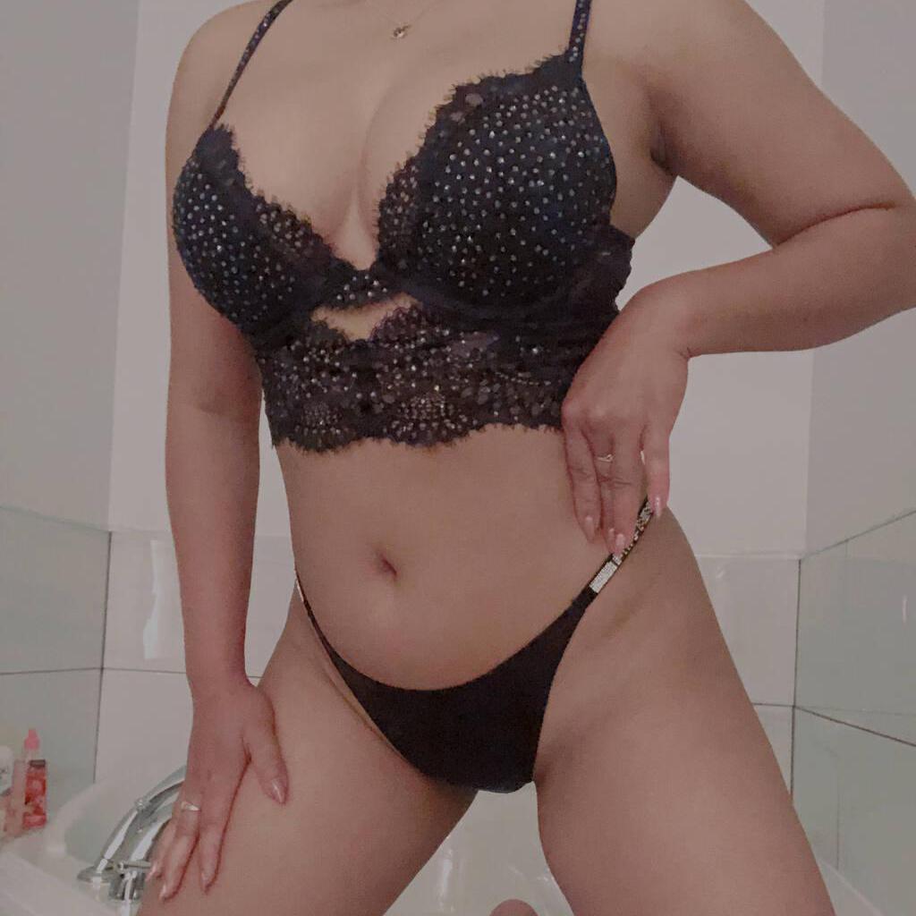
                        Mae
                     is Female Escorts. | Lethbridge | Alberta | Canada | canadapleasure.com 