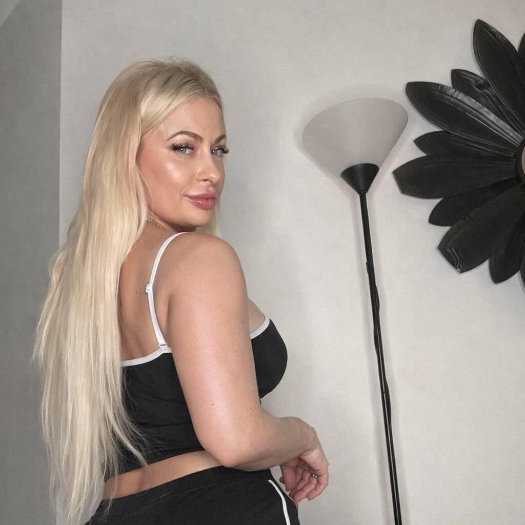 
                        Jenn
                     is Female Escorts. | Barrie | Ontario | Canada | canadapleasure.com 