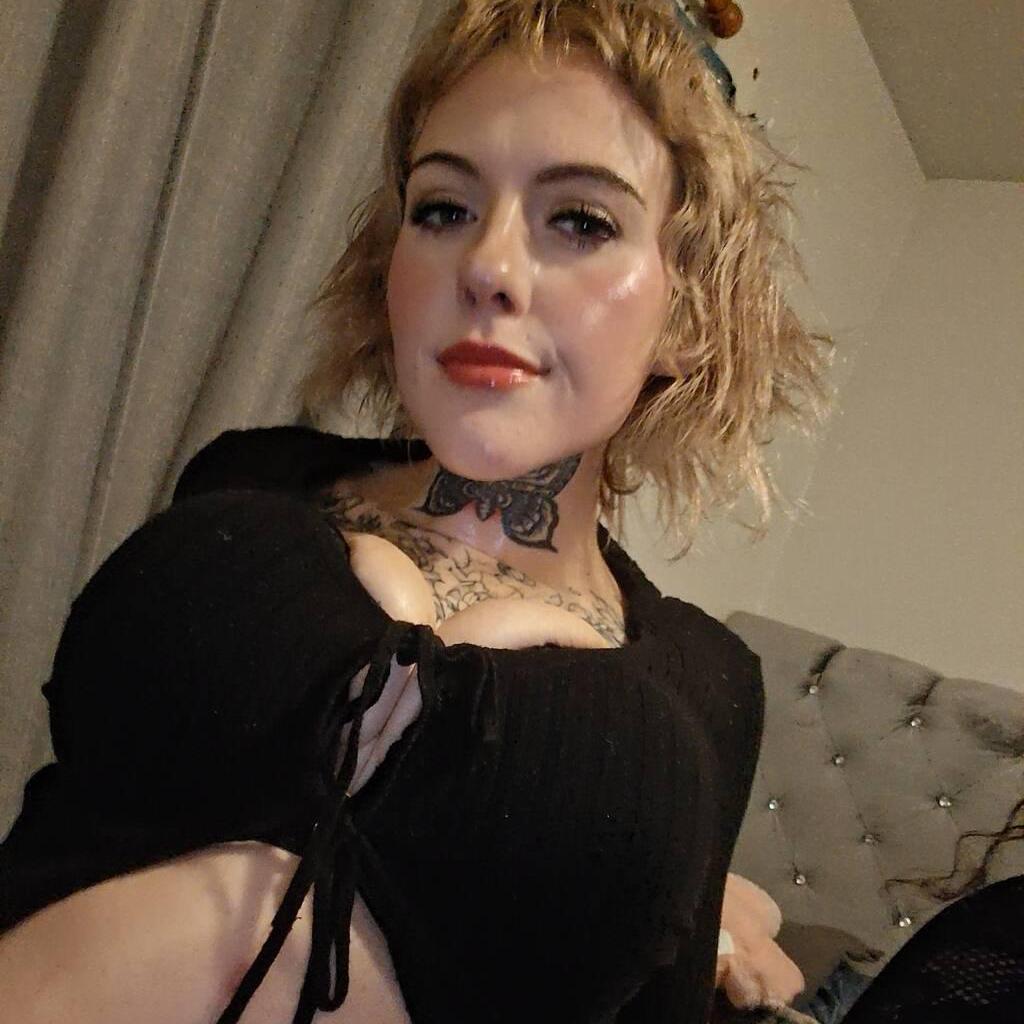 
                        Carmen & Jamee
                     is Female Escorts. | Abbotsford | British Columbia | Canada | canadapleasure.com 