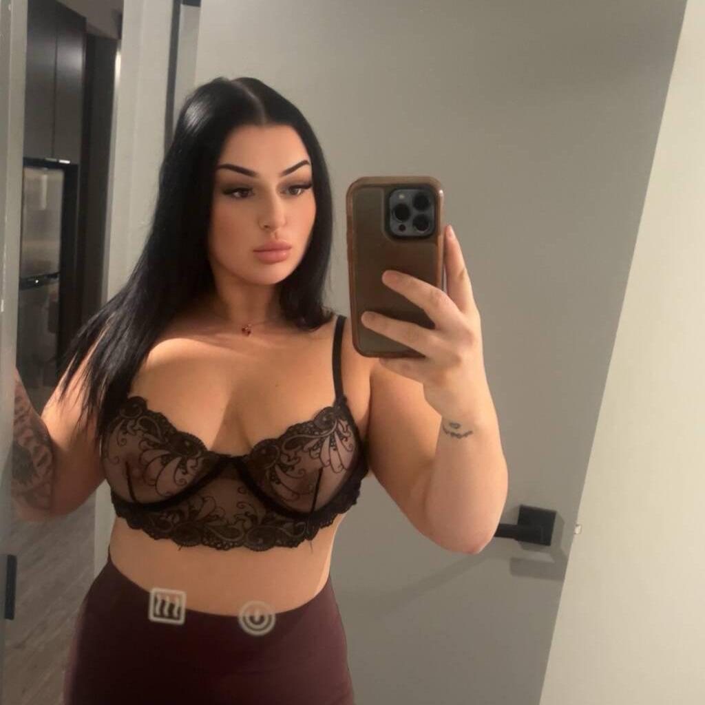 
                        Hollyann
                     is Female Escorts. | windsor | Ontario | Canada | canadapleasure.com 