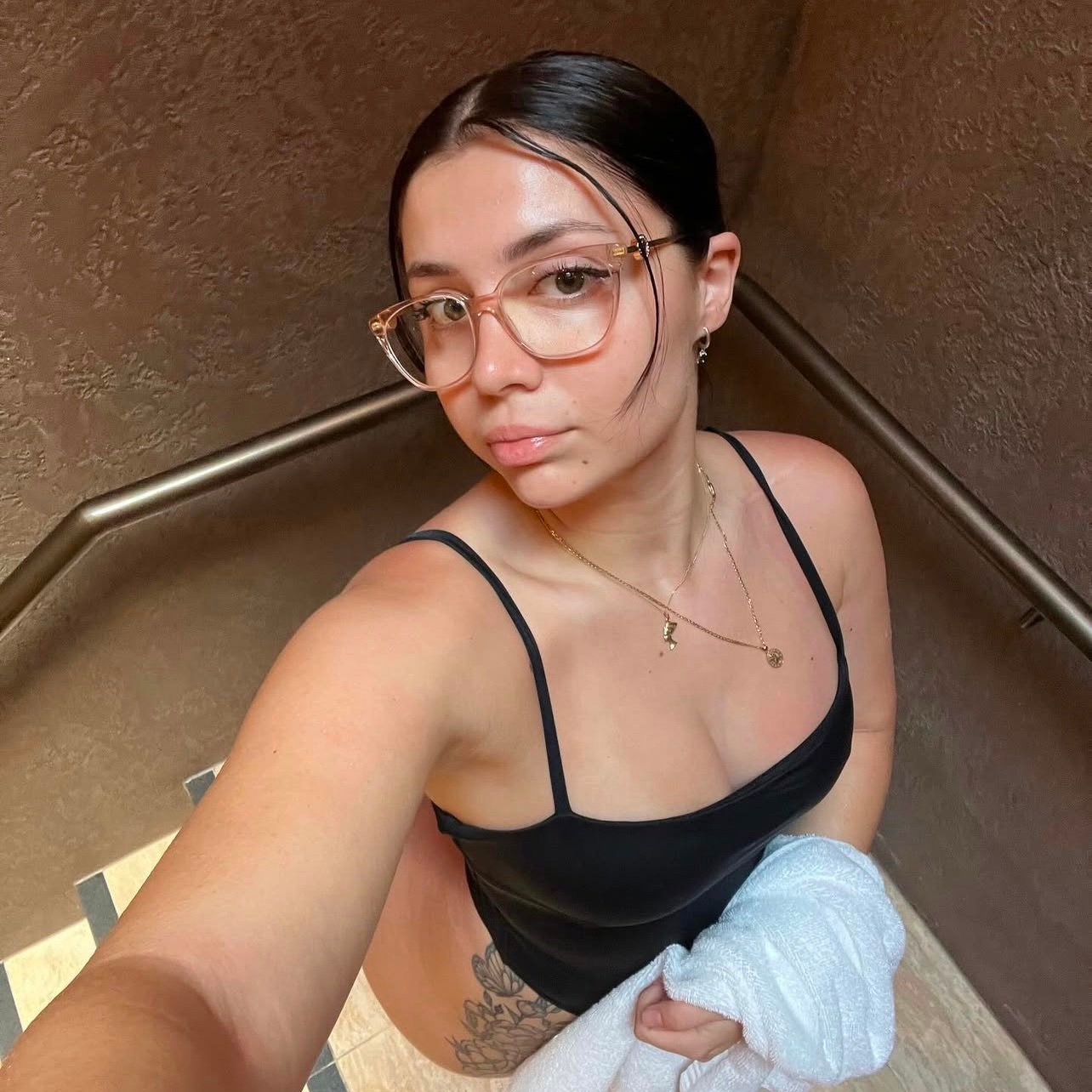 Linda is Female Escorts. | London | Ontario | Canada | canadapleasure.com 