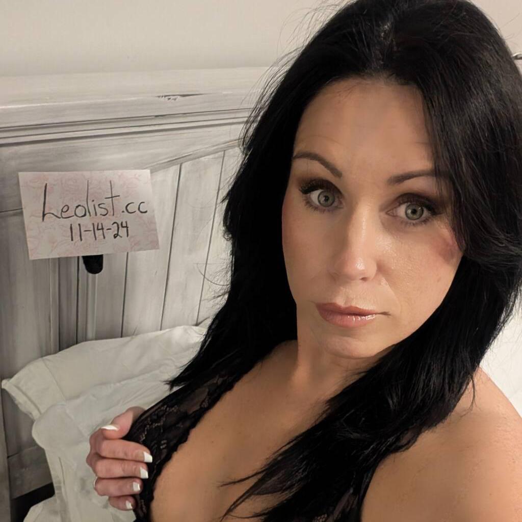 
                        Gia
                     is Female Escorts. | Calgary | Alberta | Canada | canadapleasure.com 