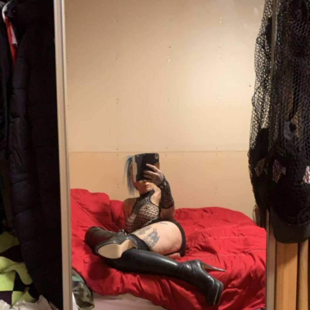 
                        Belle luxx
                     is Female Escorts. | Edmonton | Alberta | Canada | canadapleasure.com 