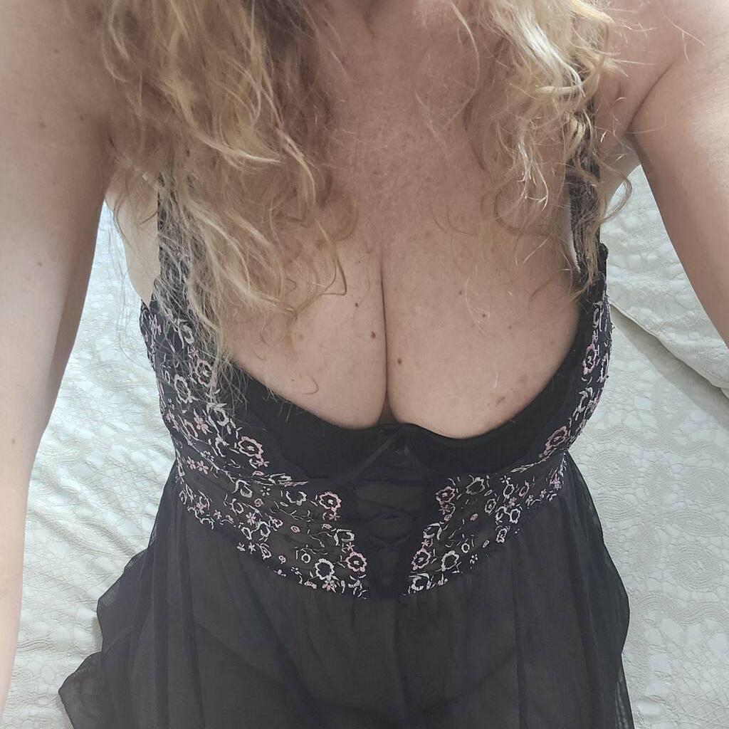 
                        Claire
                     is Female Escorts. | Sarnia | Ontario | Canada | canadapleasure.com 