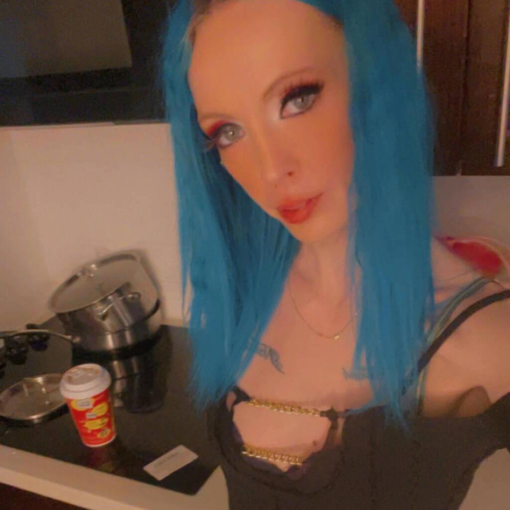 
                        Raven blu
                     is Female Escorts. | Toronto | Ontario | Canada | canadapleasure.com 