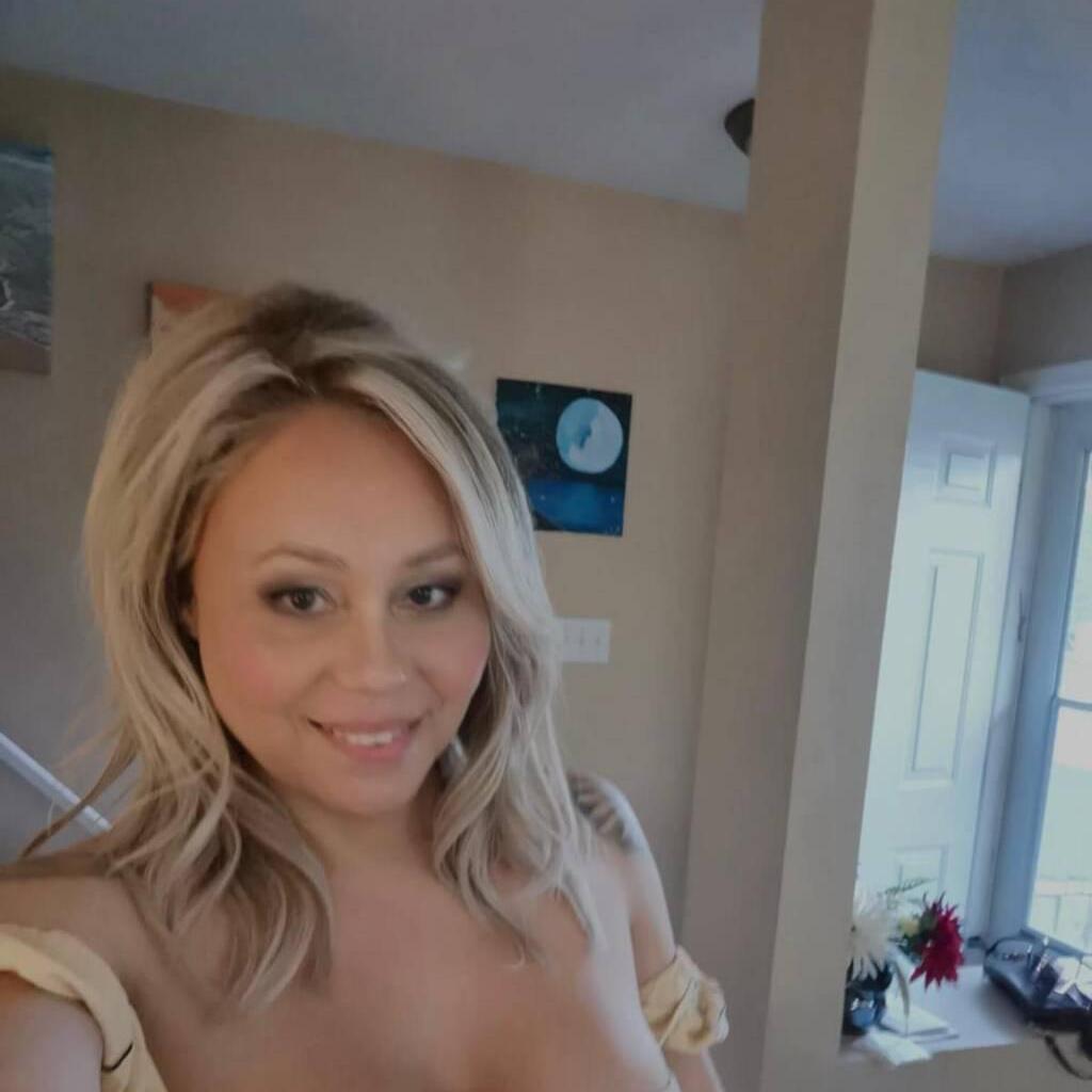 
                        Amity
                     is Female Escorts. | Winnipeg | Manitoba | Canada | canadapleasure.com 